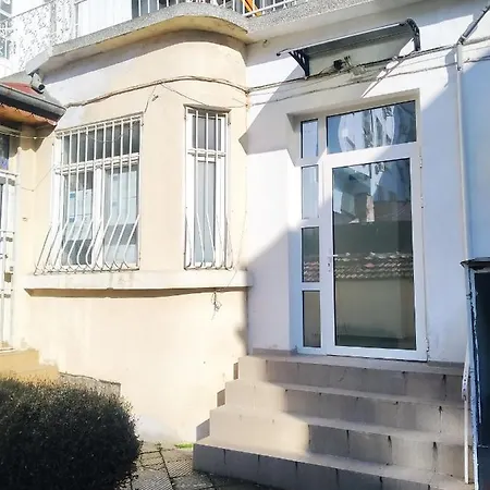 Апартамент мария луиза Варна